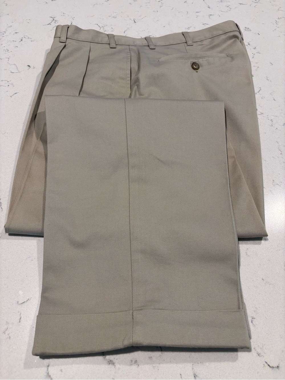 Geoffrey Beene Men's Pleated Chinos in Light Khaki